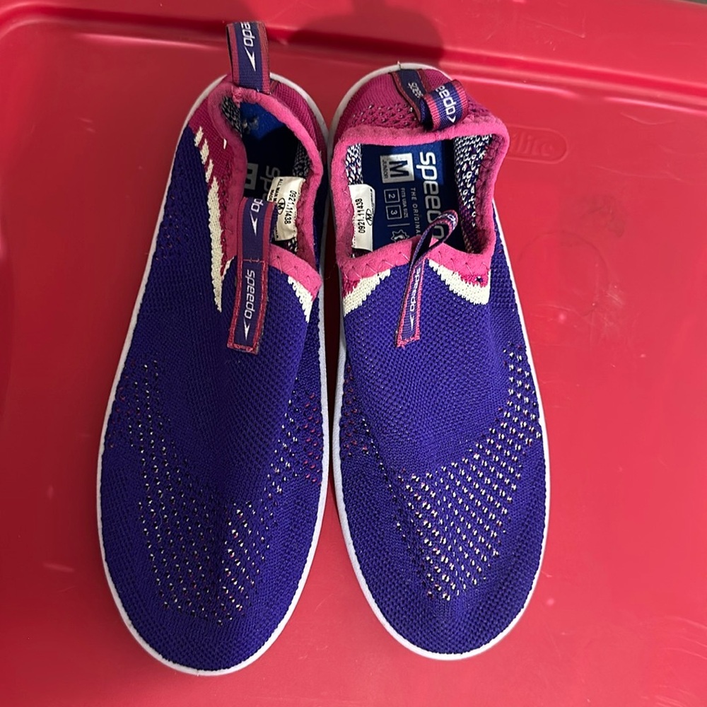 Speedo Girls Water Shoes – Size M